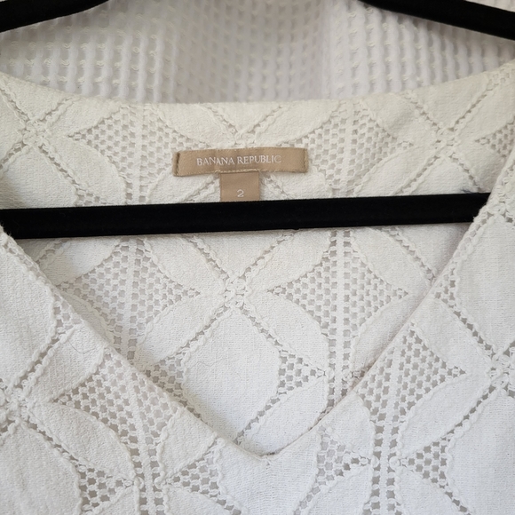 Banana Republic V-Neck shift dress, white, stretch cotton lace, size 4 - Picture 6 of 6